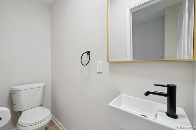 21211 Southfield Road, Southfield, MI 48075