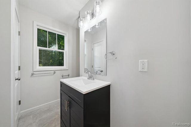 21211 Southfield Road, Southfield, MI 48075