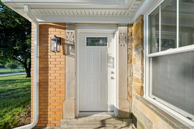 21211 Southfield Road, Southfield, MI 48075