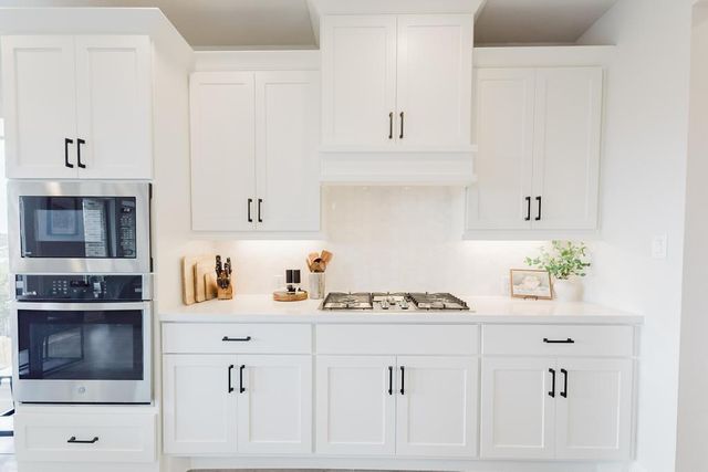 17512 Hattie TRCE, Austin, TX 78738