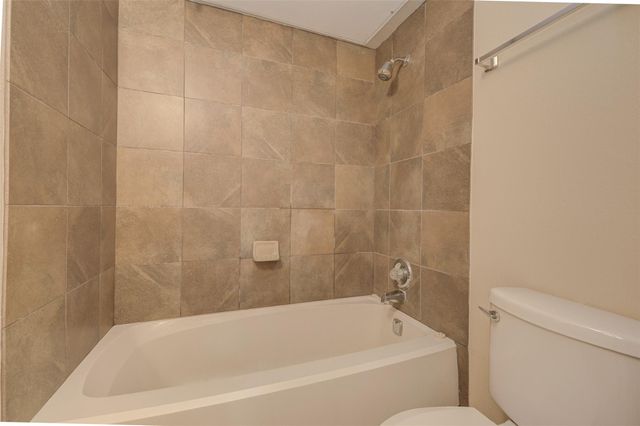 3045 Walnut Bend Lane 25, Houston, TX 77042
