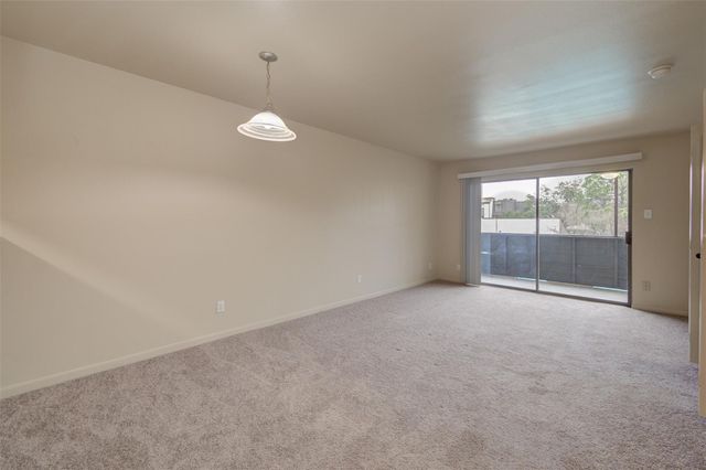 3045 Walnut Bend Lane 25, Houston, TX 77042
