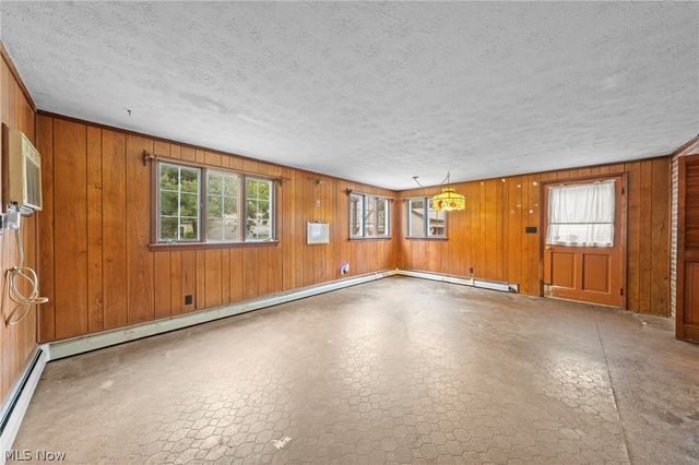 19264 N Sagamore Road, Fairview Park, OH 44126