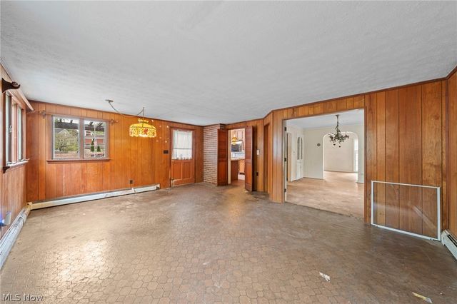 19264 N Sagamore Road, Fairview Park, OH 44126