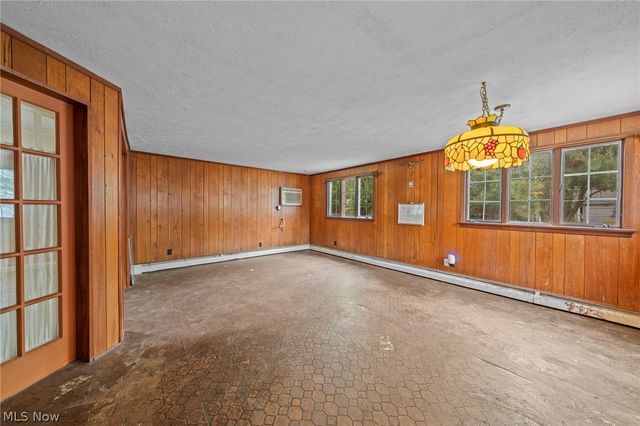 19264 N Sagamore Road, Fairview Park, OH 44126