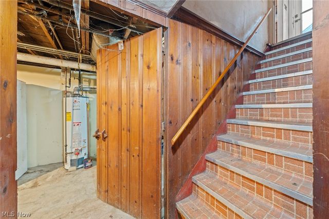 19264 N Sagamore Road, Fairview Park, OH 44126