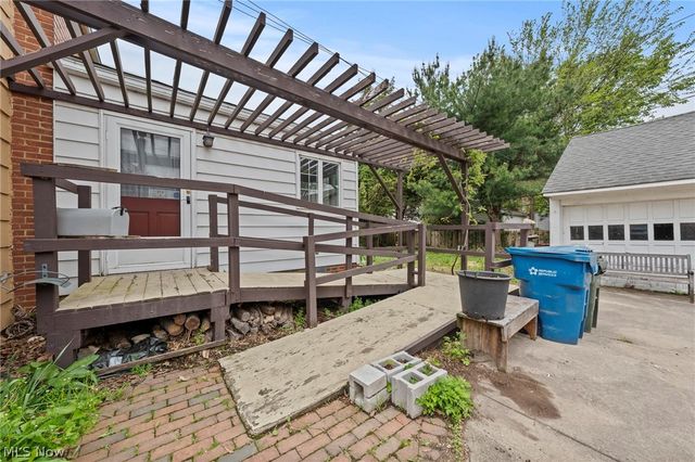 19264 N Sagamore Road, Fairview Park, OH 44126