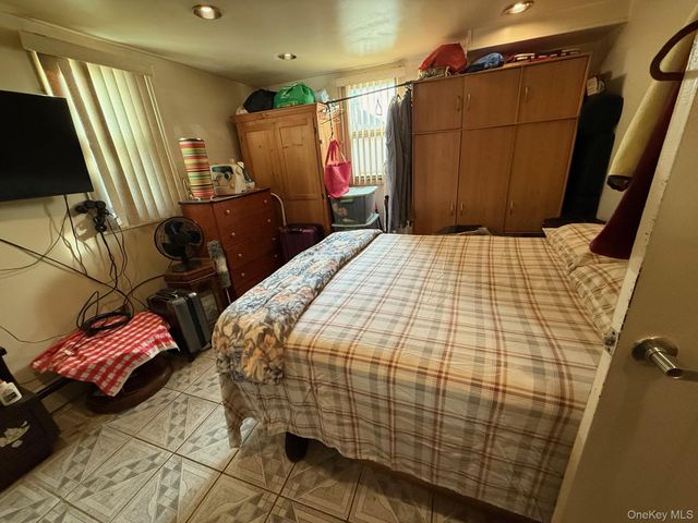 11715 200th Street, Saint Albans, NY 11412