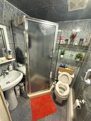 11715 200th Street, Saint Albans, NY 11412