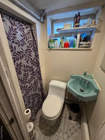 11715 200th Street, Saint Albans, NY 11412