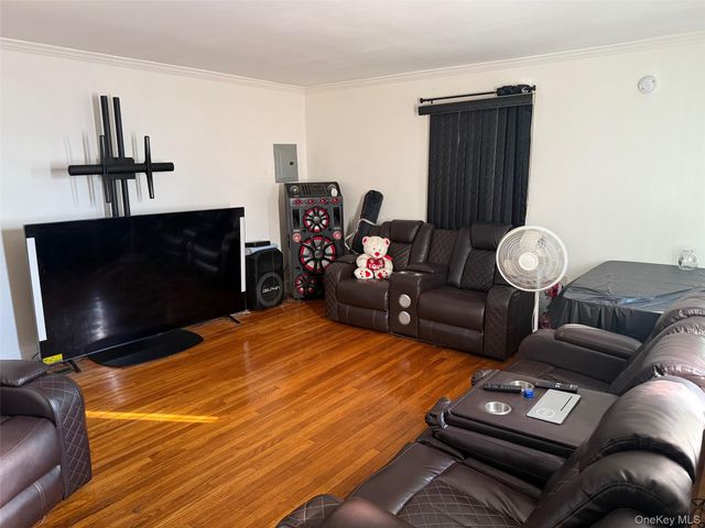 11715 200th Street, Saint Albans, NY 11412