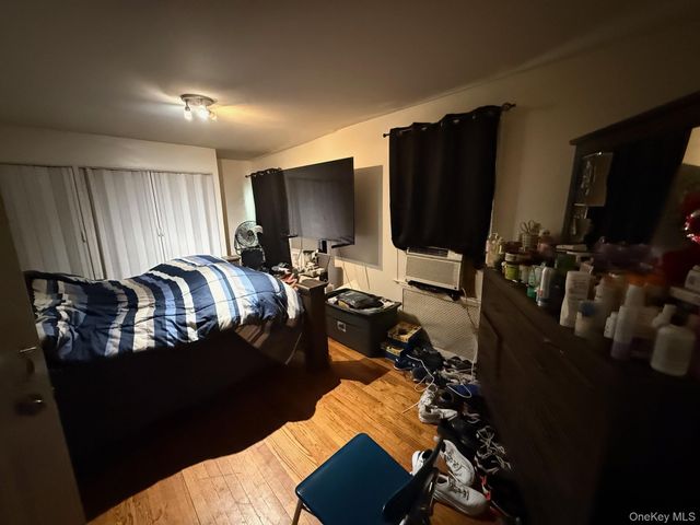 11715 200th Street, Saint Albans, NY 11412