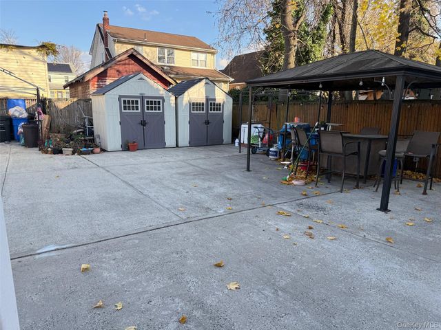 11715 200th Street, Saint Albans, NY 11412