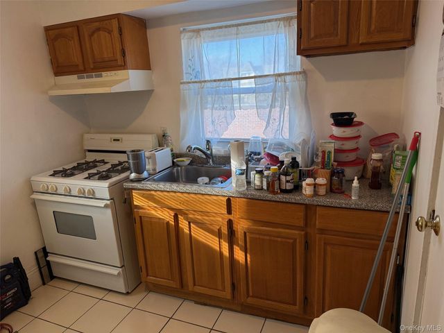 11715 200th Street, Saint Albans, NY 11412