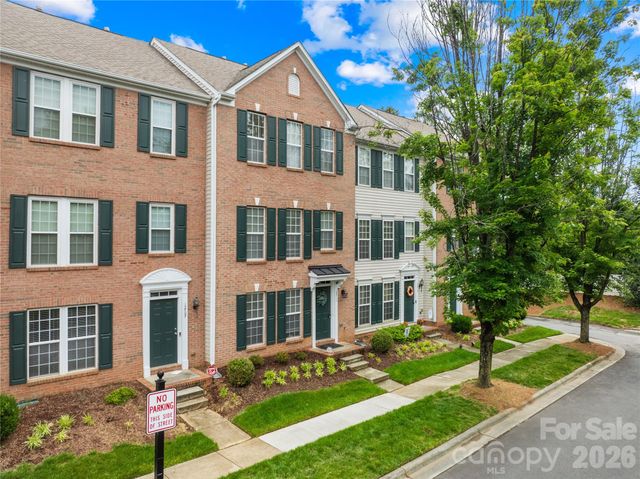 15711 King Louis Court, Charlotte, NC 28277