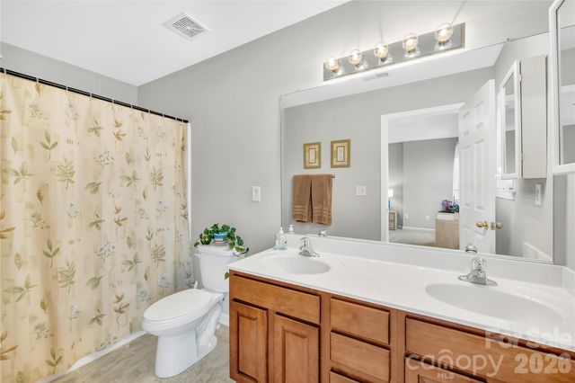 15711 King Louis Court, Charlotte, NC 28277