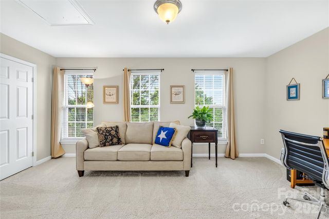 15711 King Louis Court, Charlotte, NC 28277