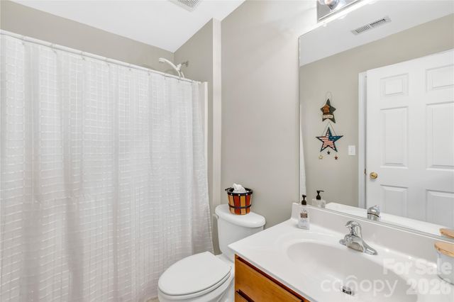 15711 King Louis Court, Charlotte, NC 28277
