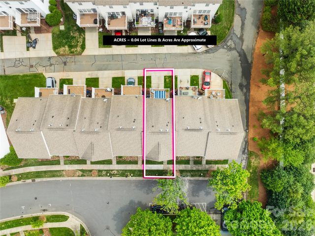 15711 King Louis Court, Charlotte, NC 28277