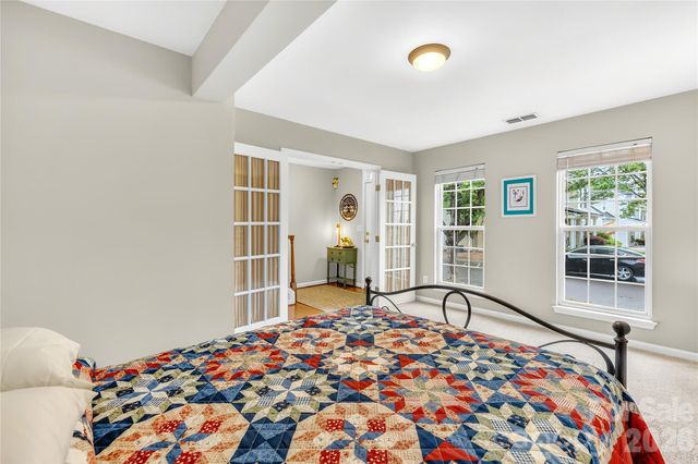 15711 King Louis Court, Charlotte, NC 28277