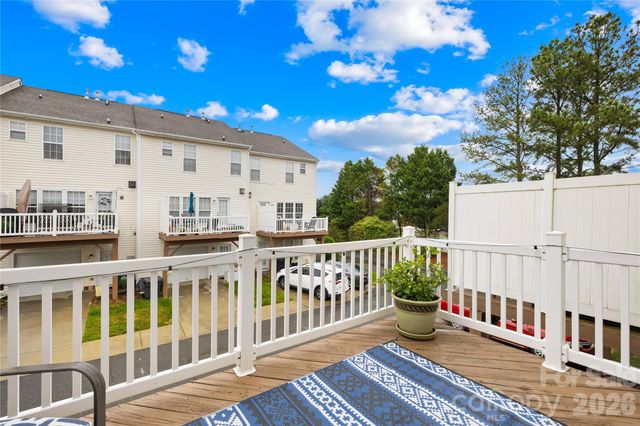 15711 King Louis Court, Charlotte, NC 28277
