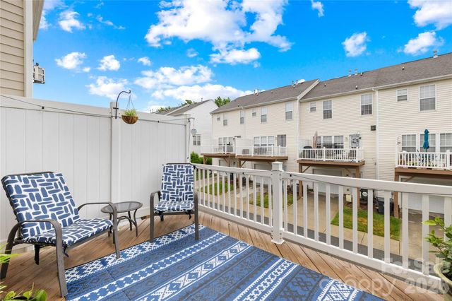 15711 King Louis Court, Charlotte, NC 28277