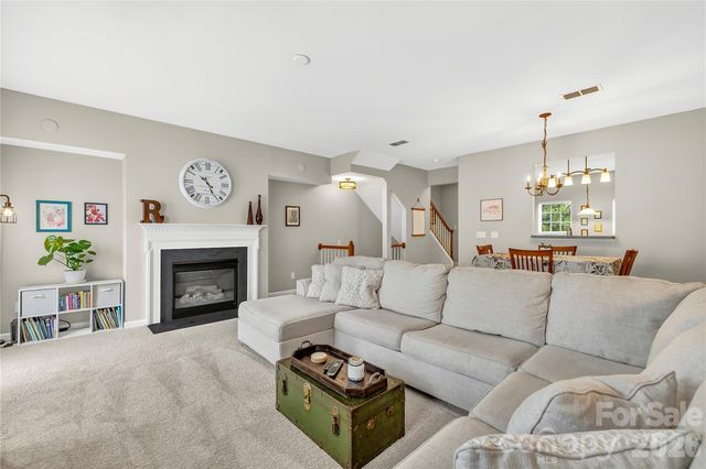 15711 King Louis Court, Charlotte, NC 28277
