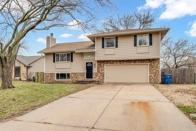 1613 E Brendonwood Rd, Derby, KS 67037