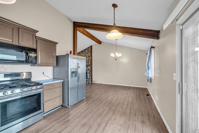 1613 E Brendonwood Rd, Derby, KS 67037