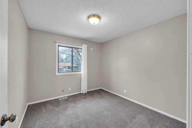 1613 E Brendonwood Rd, Derby, KS 67037