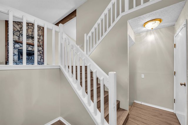 1613 E Brendonwood Rd, Derby, KS 67037