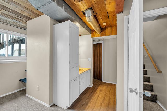 1613 E Brendonwood Rd, Derby, KS 67037