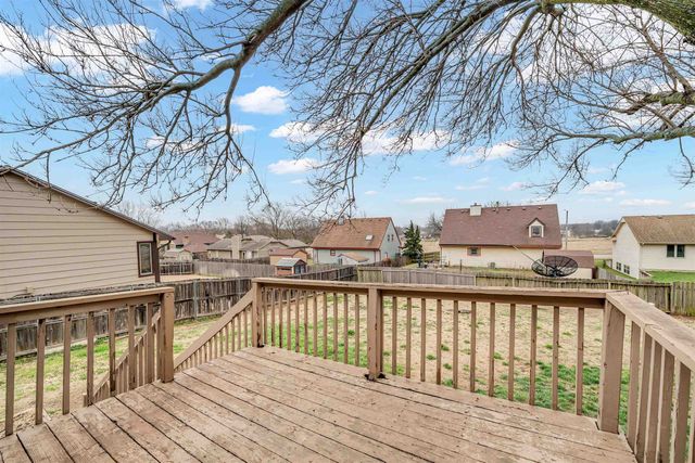 1613 E Brendonwood Rd, Derby, KS 67037