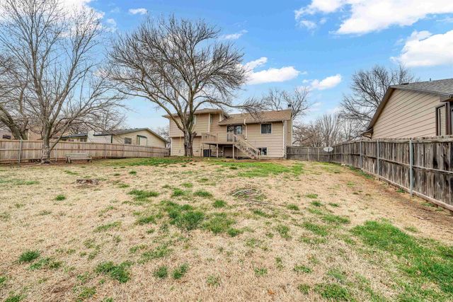 1613 E Brendonwood Rd, Derby, KS 67037