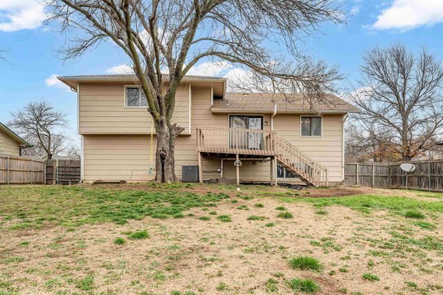 1613 E Brendonwood Rd, Derby, KS 67037