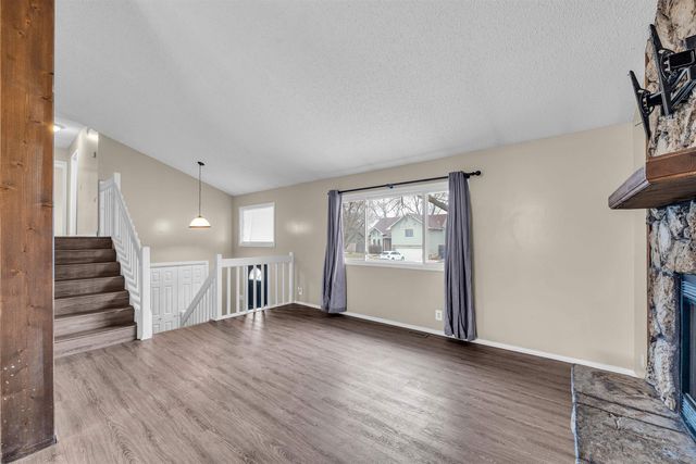 1613 E Brendonwood Rd, Derby, KS 67037