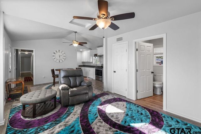 1102 Lilly Lane, Bullard, TX 75757