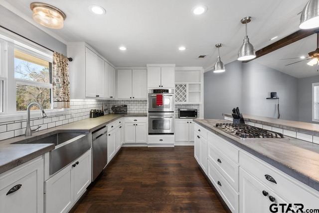 1102 Lilly Lane, Bullard, TX 75757