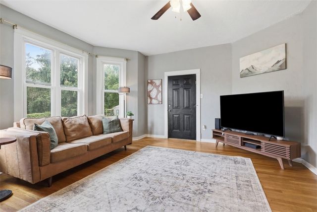 610 State St, Baden, PA 15005
