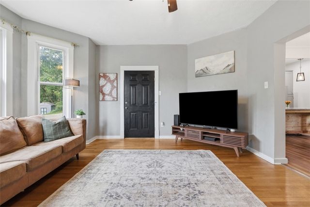 610 State St, Baden, PA 15005
