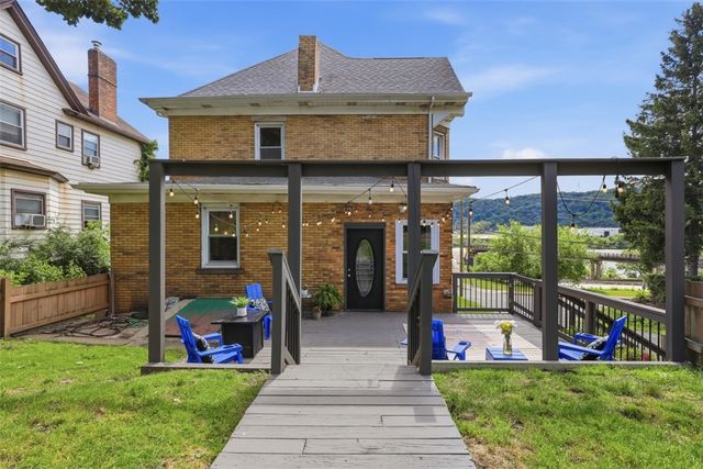 610 State St, Baden, PA 15005