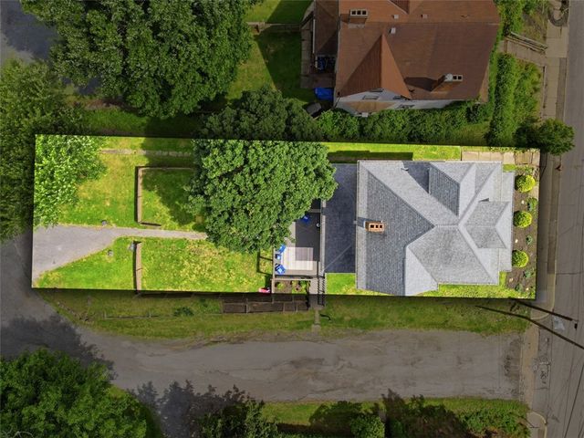 610 State St, Baden, PA 15005