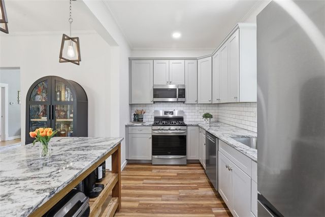 610 State St, Baden, PA 15005