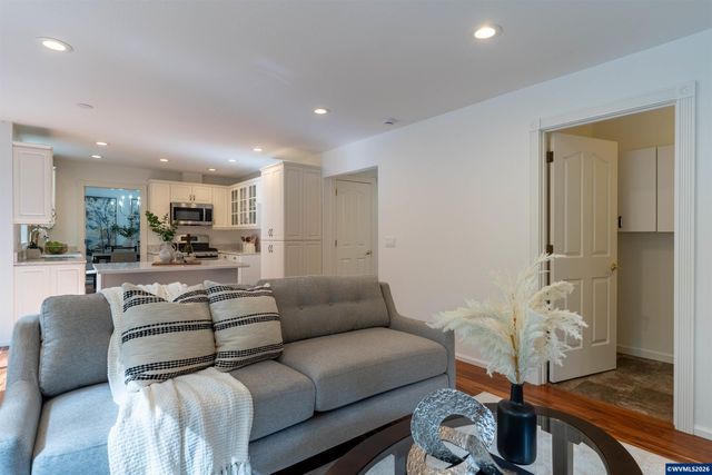 4380 NW Canary Pl, Corvallis, OR 97330