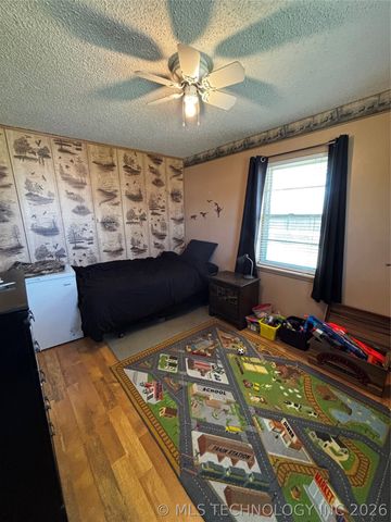 102 S Walnut, Hartshorne, OK 74547