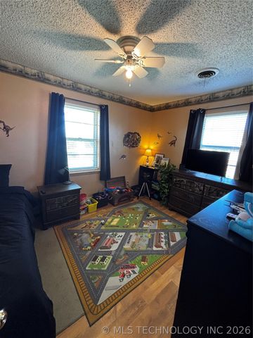 102 S Walnut, Hartshorne, OK 74547