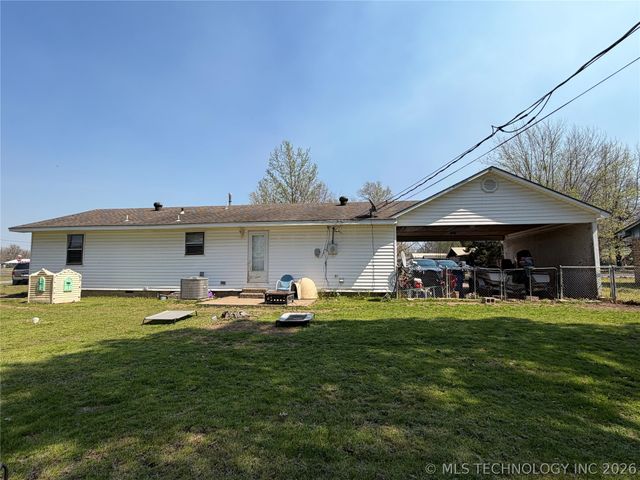 102 S Walnut, Hartshorne, OK 74547