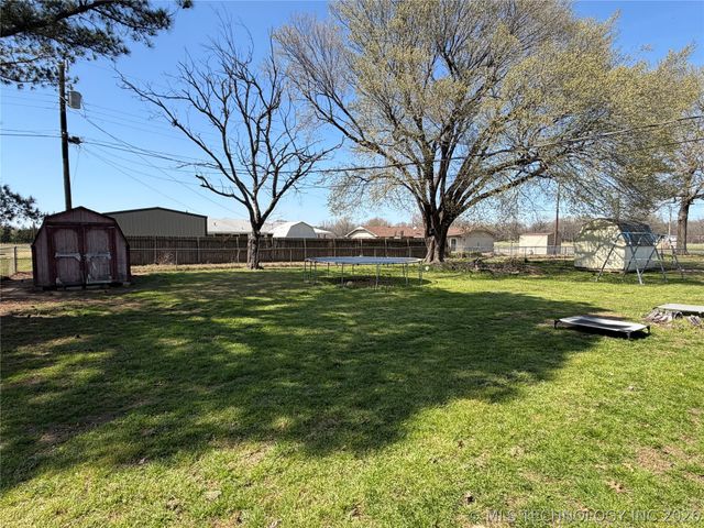 102 S Walnut, Hartshorne, OK 74547