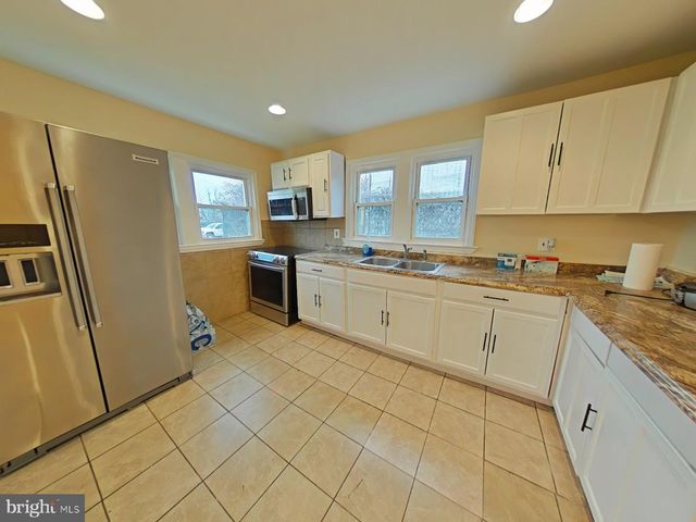 8611 WESTPHALIA RD, Upper Marlboro, MD 20774