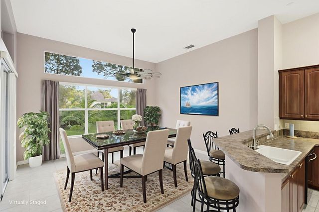 665 SW Sw Lake Charles Circle, Port St Lucie, FL 34986